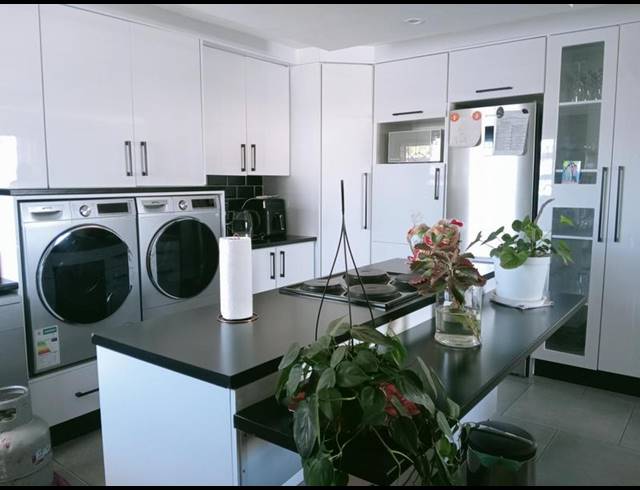 5 BEDROOM HOUSE FOR SALE IN BRAAMFISCHERVILLE